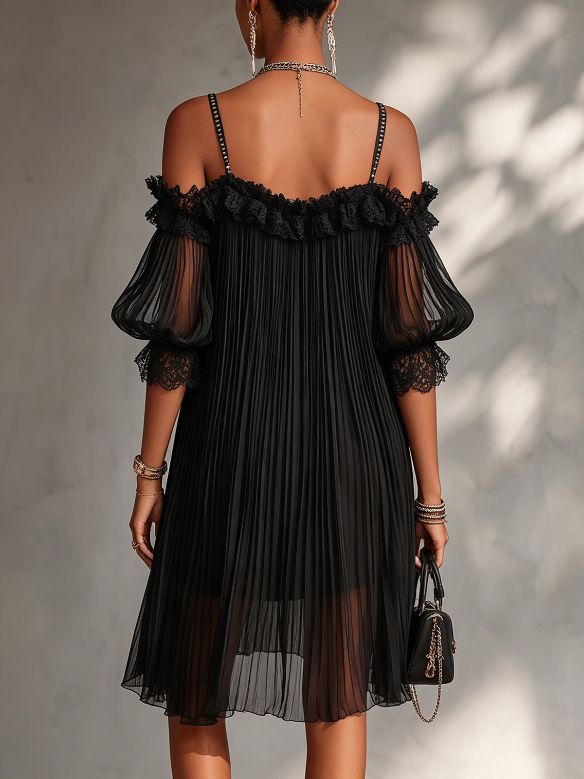 Vittoria™ | Minivestido negro de muselina con hombros al aire