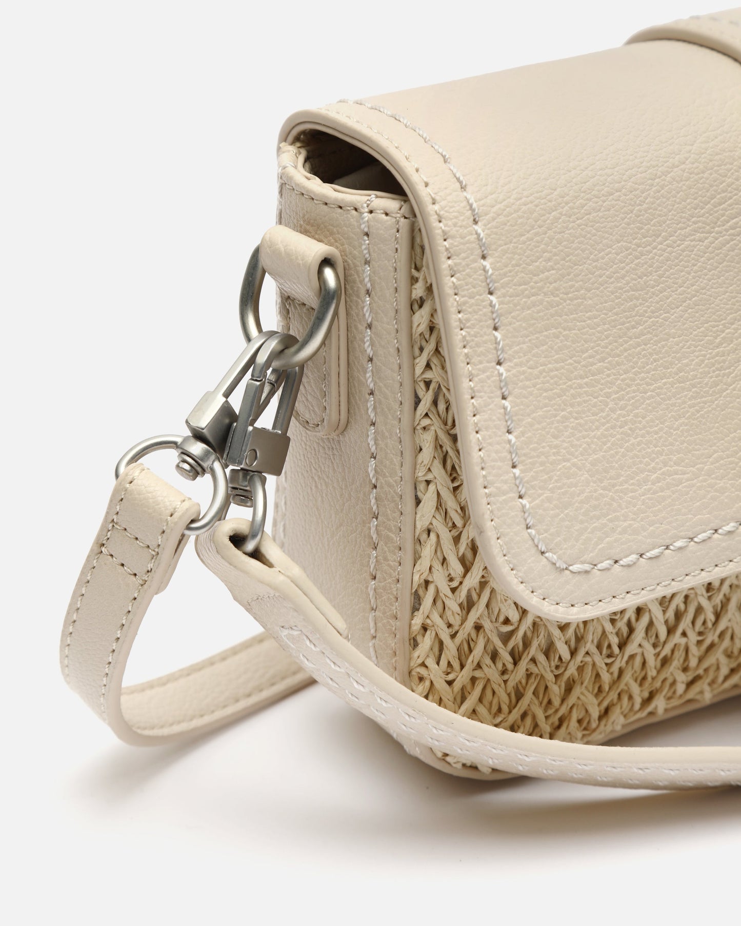 Bolso De Piel y Rafia Elegante