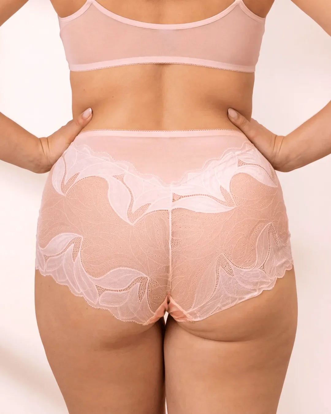 Culotte de encaje floral
